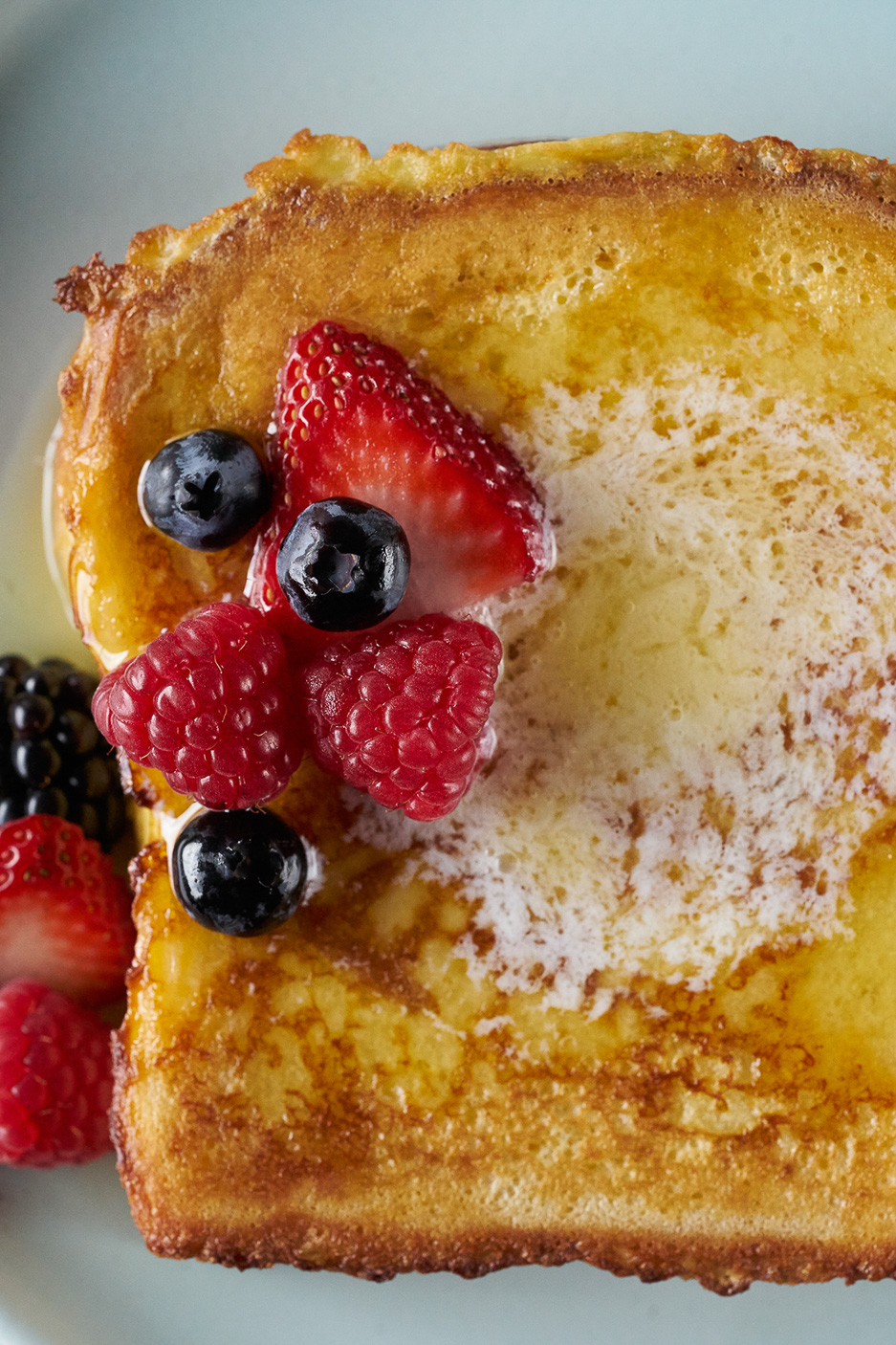 09_French_Toast_with_melted_butter_and_berries-133